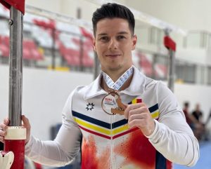 Andrei Munteanu, singurul român calificat în concursul masculin de gimnastică artistică de la Jocurile Olimpice 2024, a câştigat medalia de bronz la Cupa Mondială, în Antalya