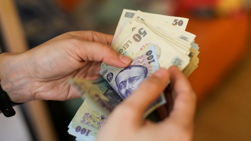 Dacă îți iei concediu medical, plătești 10% din venituri statului. Din taxa pe boală, Guvernul încasează peste 500.000 de euro pe zi