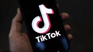 ByteDance nu se lasă. Proprietarul TikTok anunţă că nu va vinde aplicaţia pentru a evita interdicţia în SUA