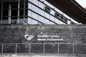 Membrii Senedd din Țara Galilor vor o lege pentru incriminarea minciunii politicienilor. Sociolog: „Mă îndoiesc că acest proiect va avea succes” 