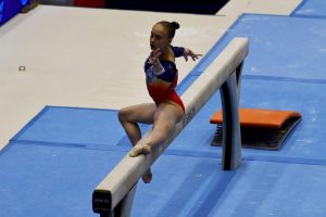 Gimnaste din România participă de joi la Campionatele Europene de la Rimini