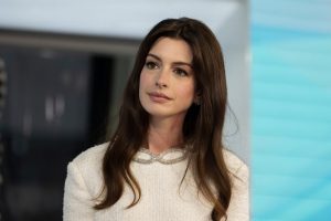 VIDEO. Anne Hathaway și-a făcut debutul pe Tiktok. Ce videoclip a postat actrița pentru prima dată