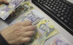 Deficitul bugetar s-a dublat față de anul trecut. Guvernul a cheltuit peste 30 miliarde lei cu investițiile publice în primele patru luni din 2023