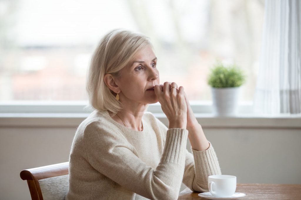 Ce se întâmplă în timpul menopauzei și cum îmi pot ajuta corpul să treacă prin această etapă?