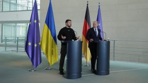 Președintele Zelenski a ajuns în Germania. Ce va discuta acesta cu Olaf Scholz și cum arată situația pe front