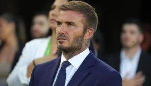 FOTO. David Beckham schimbă sfaturi de apicultură cu Regele Charles. Fostul căpitan a devenit ambasadorul Fundației Regelui