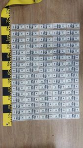 Un cetăţean ucrainean a fost reţinut pentru trafic de influenţă. DNA: A fost prins în flagrant când dădea mită 20.000 dolari