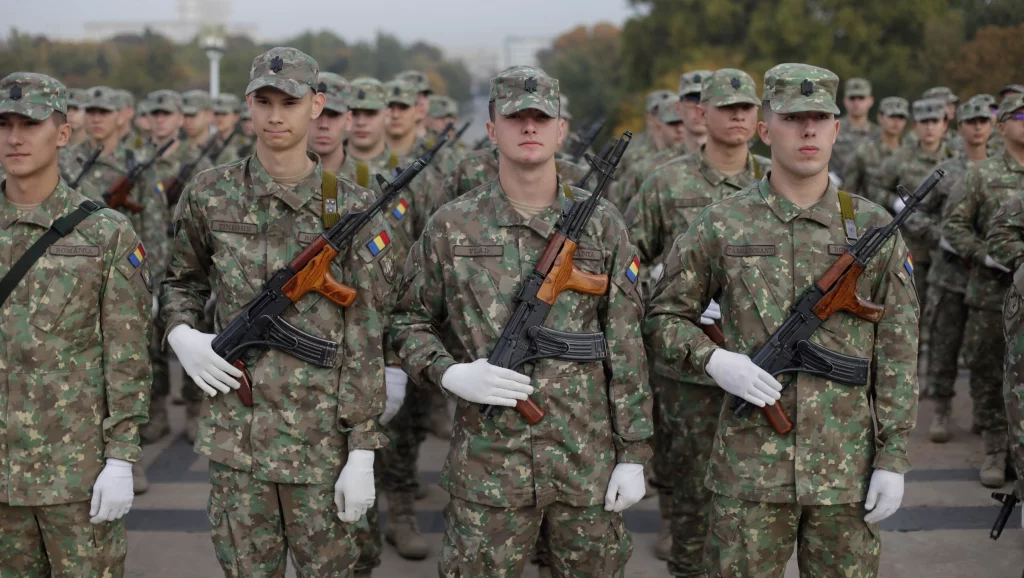 Este posibilă reintroducerea serviciul militar obligatoiu în România? Care sunt provocările întâmpinate până acum