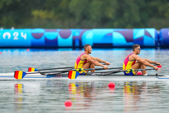 Aur pentru România! Canotorii Florian Enache şi Andrei Cornea au devenit campioni olimpici în proba de dublu vâsle