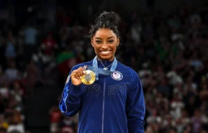 Simone Biles este regina gimnasticii din nou. Ana Maria Bărbosu a terminat pe 17, iar Amalia Ghigoarță pe locul 22