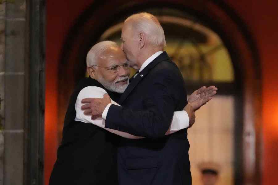 VIDEO. Biden face o nouă gafă. Președintele s-a pierdut în timpul unei conferințe cu Modi și a uitat pe cine ar trebui să prezinte publicului