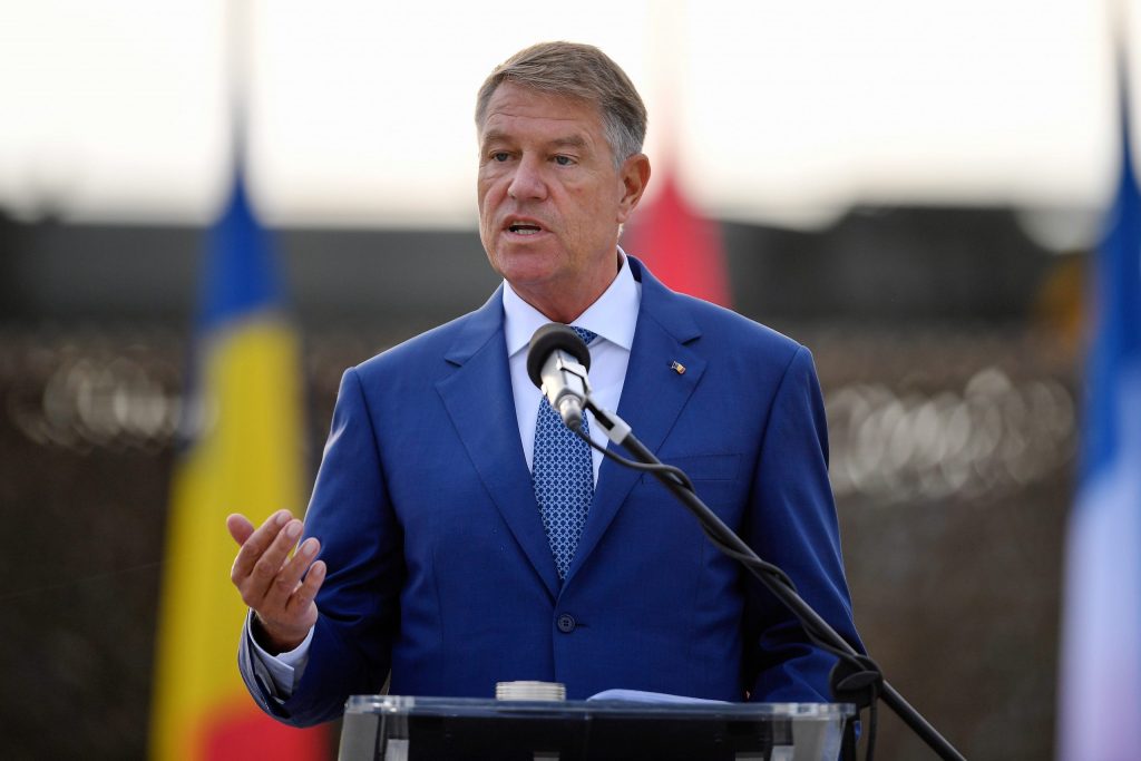 Klaus Iohannis anunță că nu va exista o lege care să îi permită să candideze pe listele PNL. Ce spun liberalii