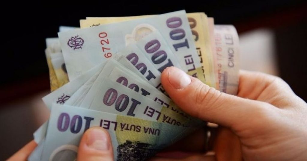 Cristian Hostiuc: Antreprenorii români preferă să investească bani în afară sau să-i țină la bancă