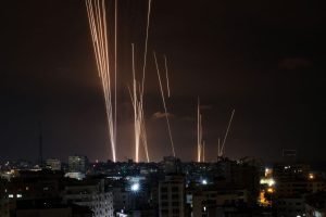 Israelul a intensificat raidurile aeriene împotriva grupării Hezbollah din Liban. Cum s-ar putea termina conflictul