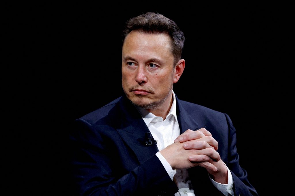 Elon Musk se simte trădat. Angajații săi donează masiv pentru Kamala Harris și nu pentru Trump