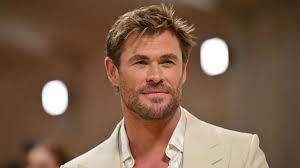 Cum se menține Chris Hemsworth în formă? Actorul urmează o dietă curată, bazată pe preparate la grătar, legume și antrenamente