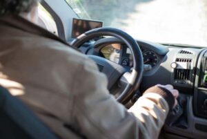 Șoferii agresivi vor putea fi reclamați direct prin aplicația M.A.I. Sesizarea trebuie să conțină datele personale și dovada audio-video sau video