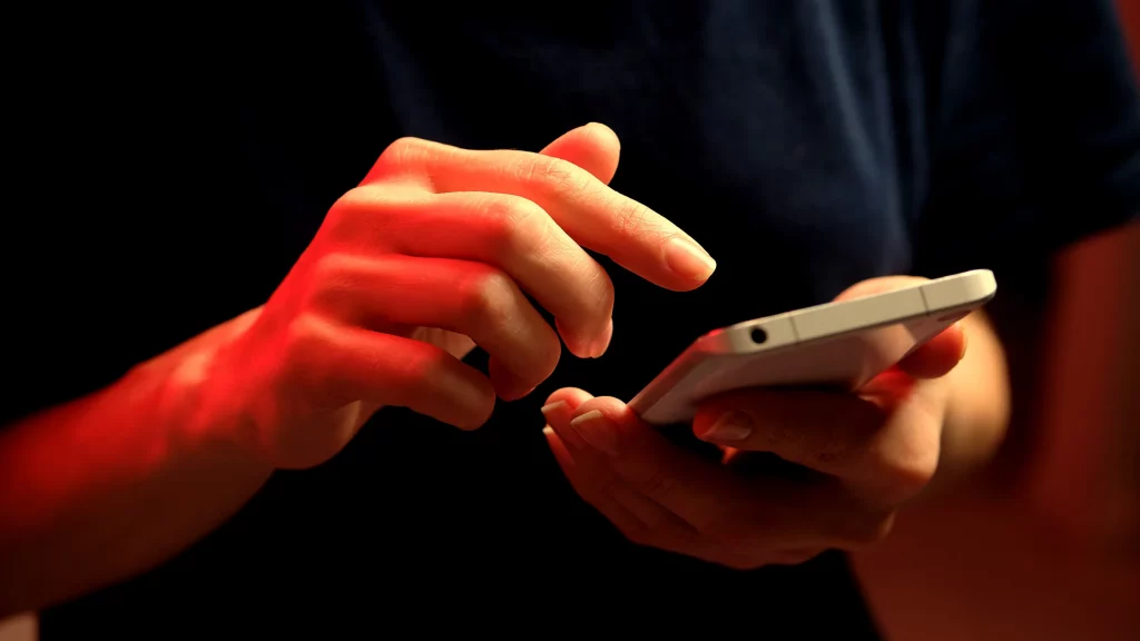 China vizează telefoanele campaniilor electorale din SUA printr-o amplă campanie de hacking