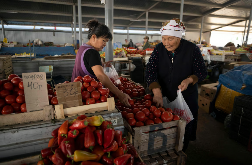 Putin interzice fructe și legume din Kazahstan după ce țara refuză să adere la BRICS