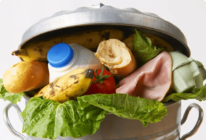 România se află printre primele locuri în Europa la risipa alimentară. Fiecare român aruncă în medie 129 de kilograme de mâncare pe an