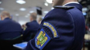 Un polițist de frontieră, desemnat să protejeze secția de vot, s-a împușcat în cap în propriul autoturism. Incidentul a avut loc în comuna Frătești din județul Giurgiu