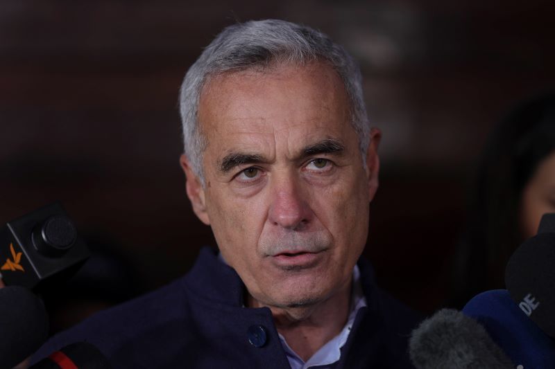 The Guardian: „Alegerile din România: ce urmează după victoria șocantă din primul tur a ultranaţionalistului în primul tur?”