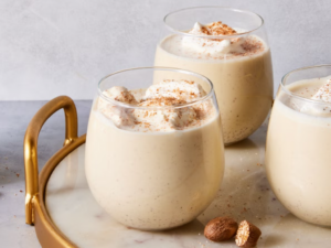 De Crăciun, ai destulă mâncare, dar ce bei? Cele mai festive cocktailuri pe care merită să le încerci