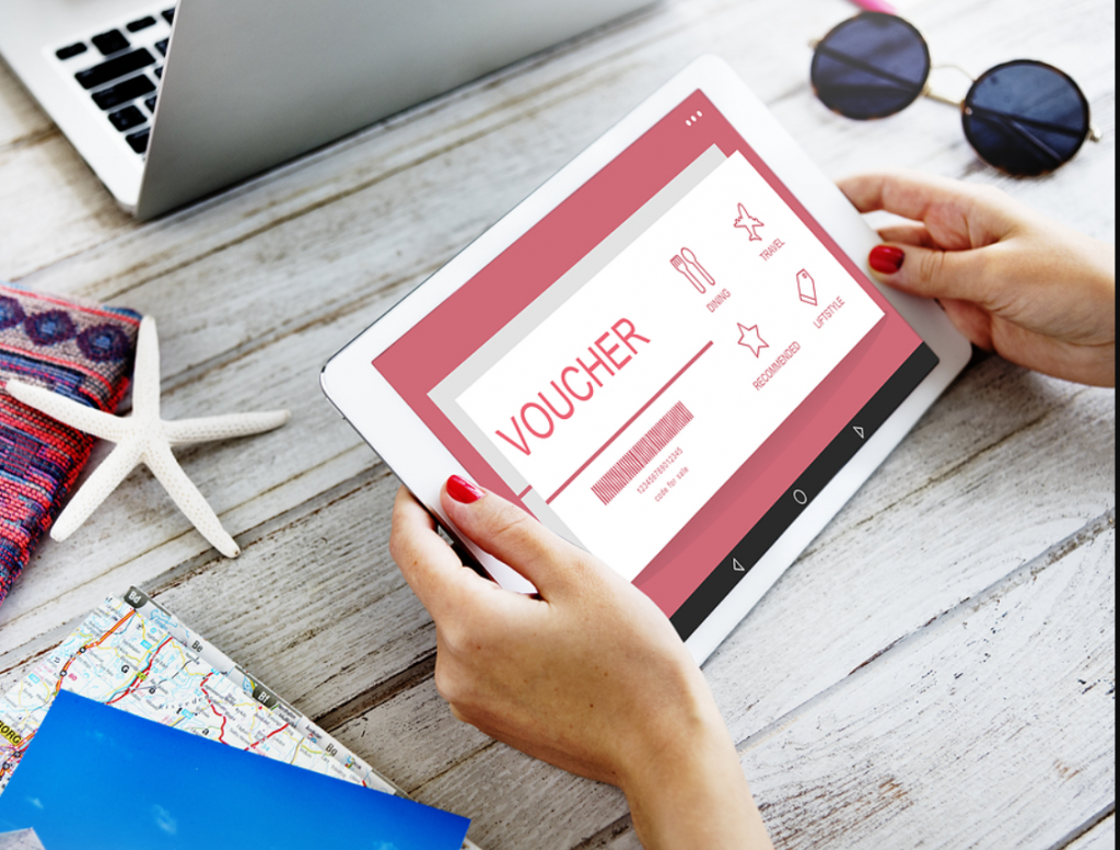 Patronatele din turism și sindicatele protestează față de posibila eliminare a voucherelor de vacanță. Ce impact economic ar avea