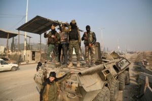 Forțele rebele din Siria încearcă să preia controlul orașului central Homs. Mii de persoane fug de avansul fulgerător