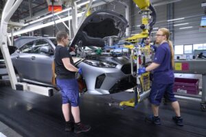 BMW dă o șansă motoarelor diesel, dar fără motorină. Noua rețetă? HVO este un combustibil din uleiuri vegetale care reduce emisiile de CO2