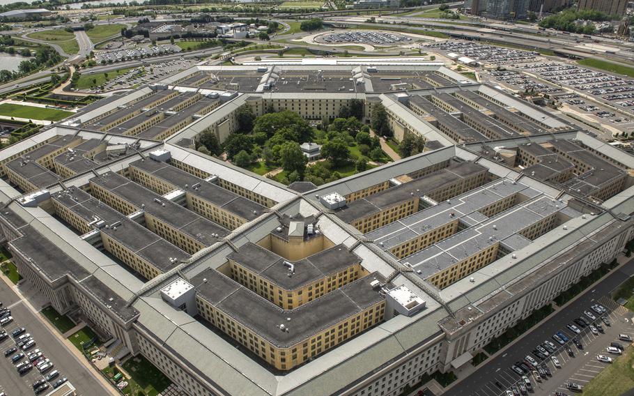Pentagonul își suspendă conturile de pe reţelele sociale pentru o perioadă de zece zile