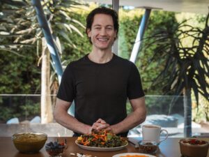 Bryan Johnson consumă 100 de vitamine zilnic. Ce stil de viață a adoptat miliardarul pentru a se menține tânăr