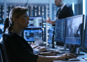 Guvernul britanic avertizează industria privată de intelligence. Ce restricții se impun