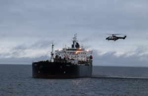 Suedia recuperează ancora petrolierului „flotei fantomă” a Rusiei în cazul sabotării cablului Estlink 2