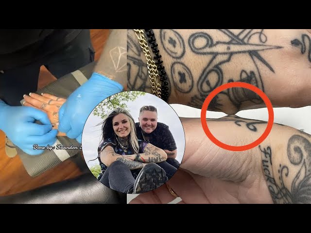 Cum îți exprimi dragostea în cuplu? Două femei și-au implantat magneți sub piele, care se unesc atunci când se iau de mână