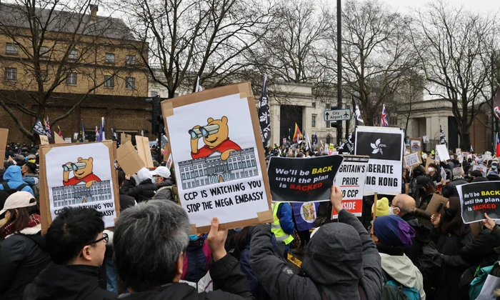Au loc manifestații în Londra împotriva construirii unei mega-ambasade chineze