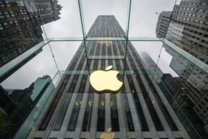 Apple ia o măsură fără precedent și elimină cel mai înalt nivel al instrumentului său de securitate a datelor pentru clienții din Regatul Unit