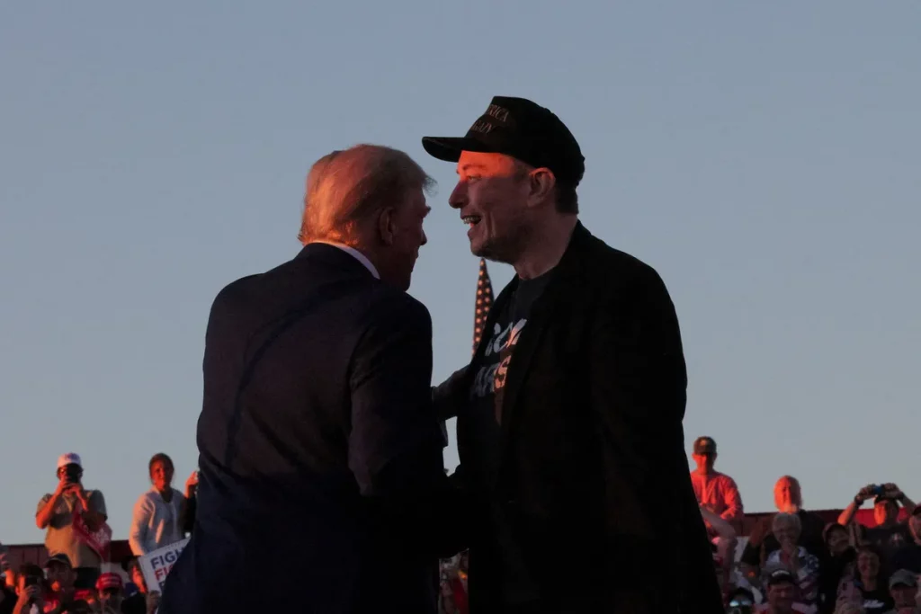 Donald Trump și Elon Musk fac concedieri în masă. DOGE desființează oficialii pentru drepturile civile și discriminare