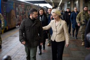 La 3 ani de la invazia Rusiei în Ucraina, liderii lumii se întâlnesc la Kiev. Ursula von der Leyen: „Europa este la Kiev, deoarece Ucraina este Europa”