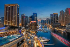 Numărul expaților din Dubai în căutarea unui loc de muncă crește. Cât de scump a devenit traiul