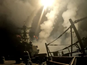 SUA au executat 30 de bombardamente asupra rebelilor Houthi din Yemen, sprijiniți de Iran. Care sunt ultimele informații