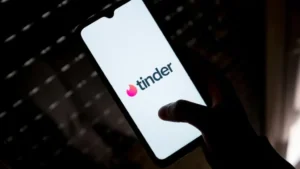 Aplicațiile de dating vor avea chatboți pentru utilizatorii care au nevoie. „Oamenii nu vor mai știi ce este real și ce e generat de A.I.”