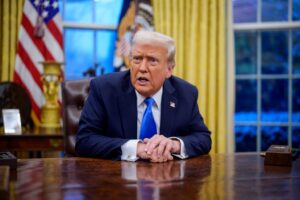 Donald Trump agită politica din Groenlanda înainte de alegeri