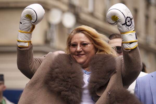 Candidatura Dianei Șoșoacă a fost respinsă de Biroul Electoral Central: „La rezultate strălucite se ajunge pe căi înguste” 