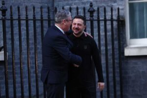 Zelenski este primit în aplauzele englezilor: Cum Marea Britanie își reafirmă susținerea pentru Ucraina