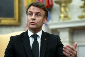Macron intervine după conflictul dintre Zelenski și Trump, apelând la calm și sprijin pentru Ucraina