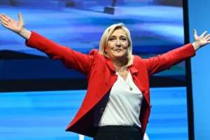 Marine Le Pen și opt europarlamentari au fost găsiți vinovați de deturnare de fonduri publice