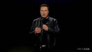 Elon Musk tranformă Tesla în serviciu de taxi. Compania a pierdut 20% din veniturile auto față de 2023