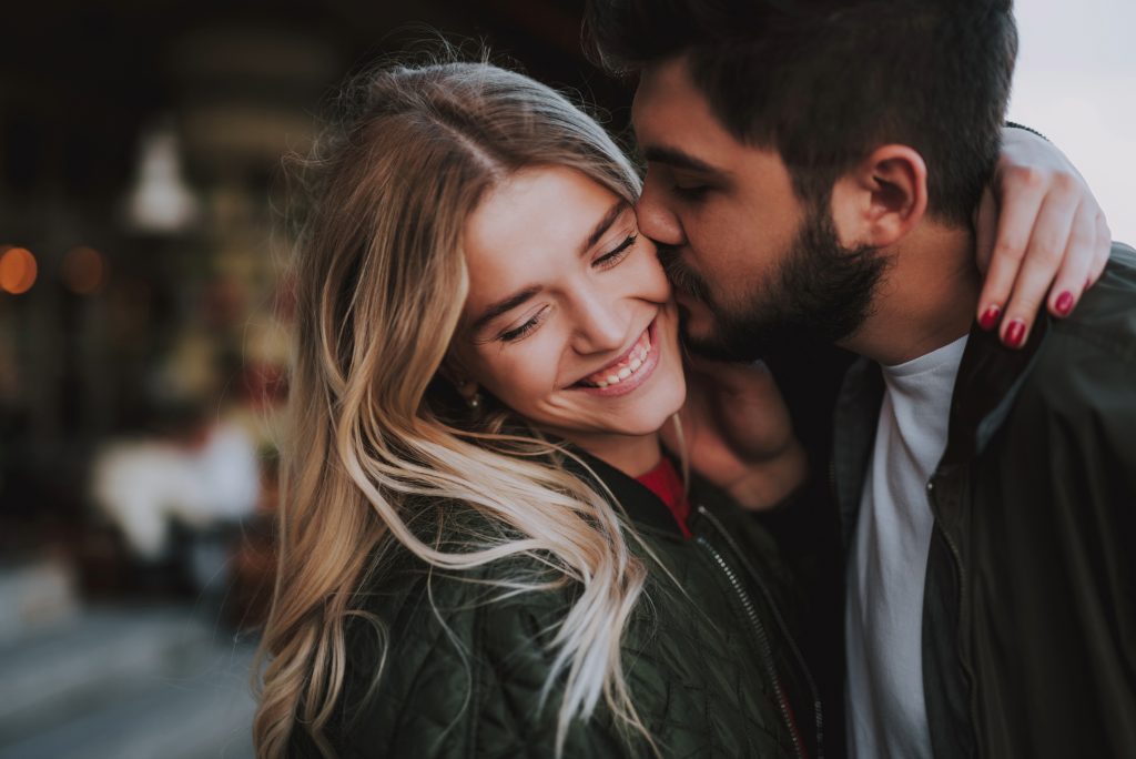 De la Georgina la Anna: Cum un pseudonim pe o aplicație de dating a schimbat totul