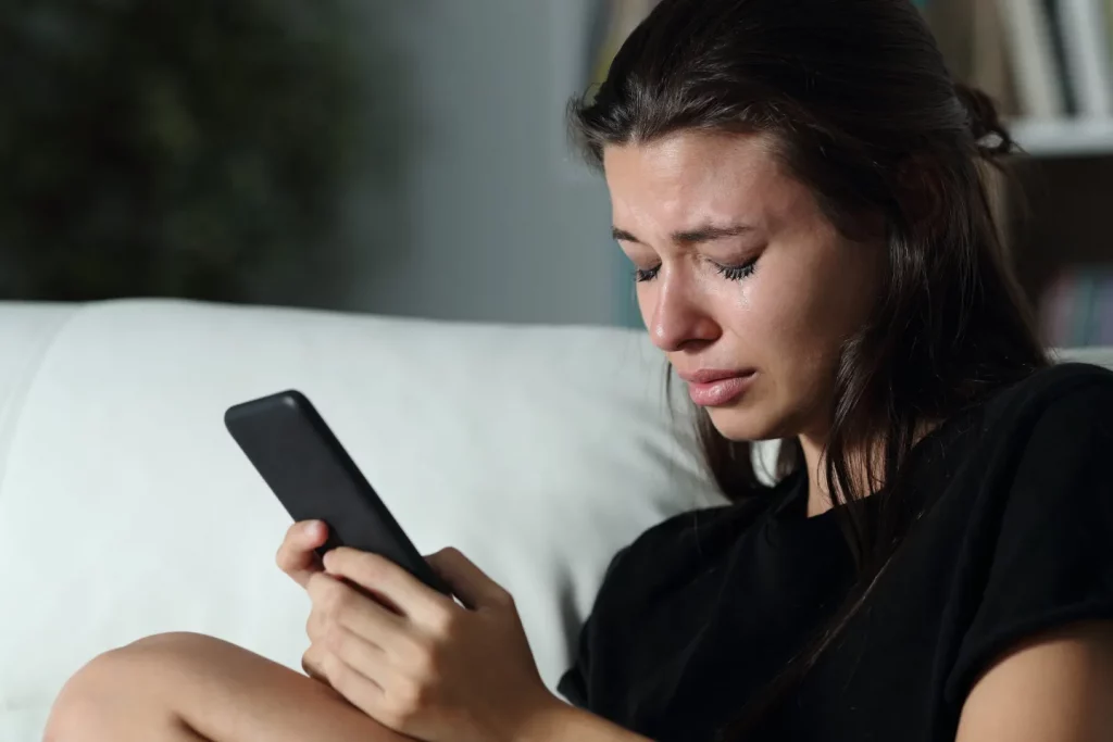 Elevii americani fac deepfake-uri pornografice cu colegii lor. Ei le folosesc apoi pentru cyberbullying